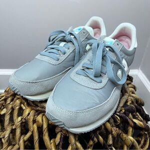 New Balance 720 Gray Sneakers with Blue Accents women size 9 B